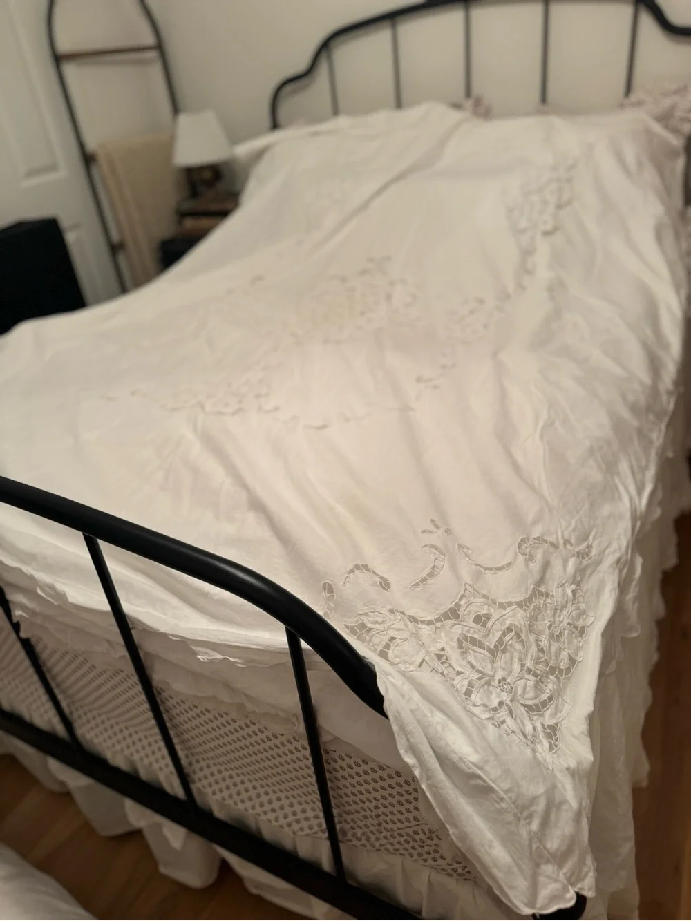 Vintage  |  IMPERIAL ELEGANCE / ShabbyWhite  Embroid scalloped edge Duvet Cover/